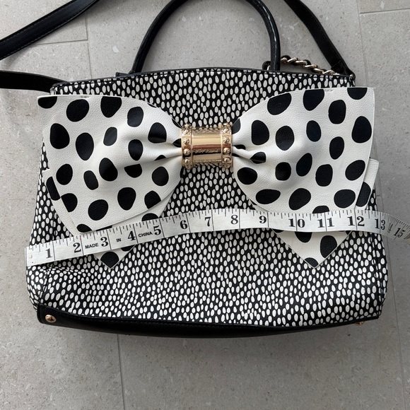 Betsey Johnson Black and White Polka Dot Bow Shoulder Bag - Picture 9 of 10